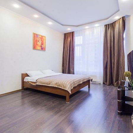 Navit Apartments With Breakfast,Near The Railway Station, The City Center, The Park Kiev Exterior foto