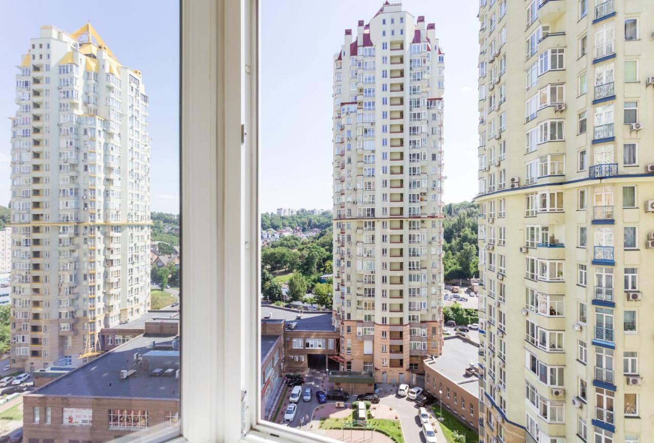 Navit Apartments With Breakfast,Near The Railway Station, The City Center, The Park Kiev Exterior foto